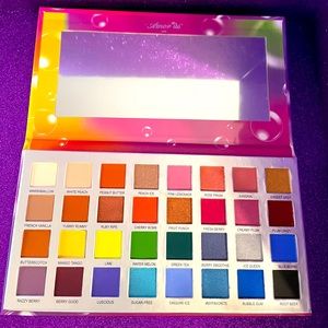 Eyeshadow palette